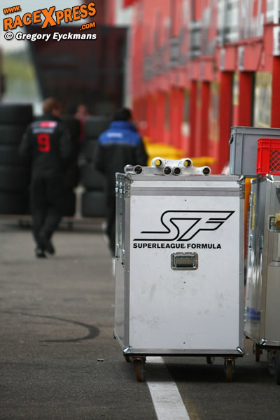 Eerste FOTO's: Superleague Formula geland op Zolder